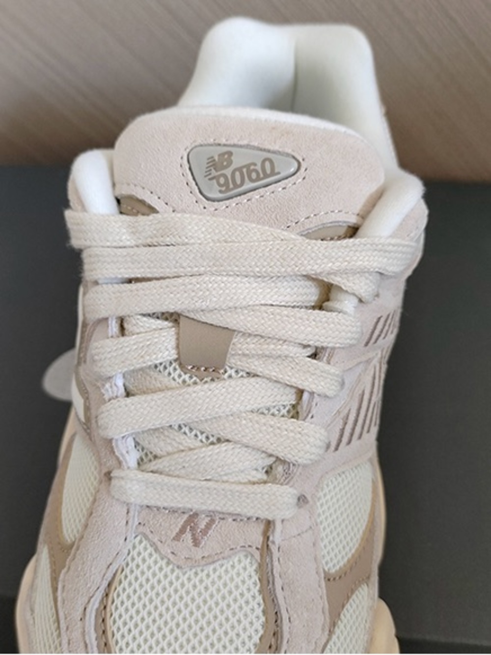 New Balance Women's Chunky Trainer in Beige and Cream - Picture 5 of 6